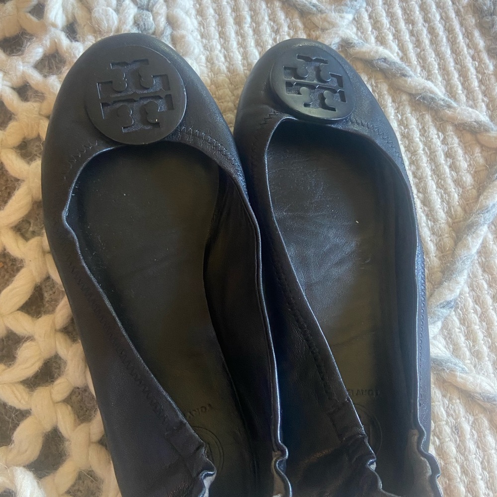 Tory Burch size 8 black leather flats